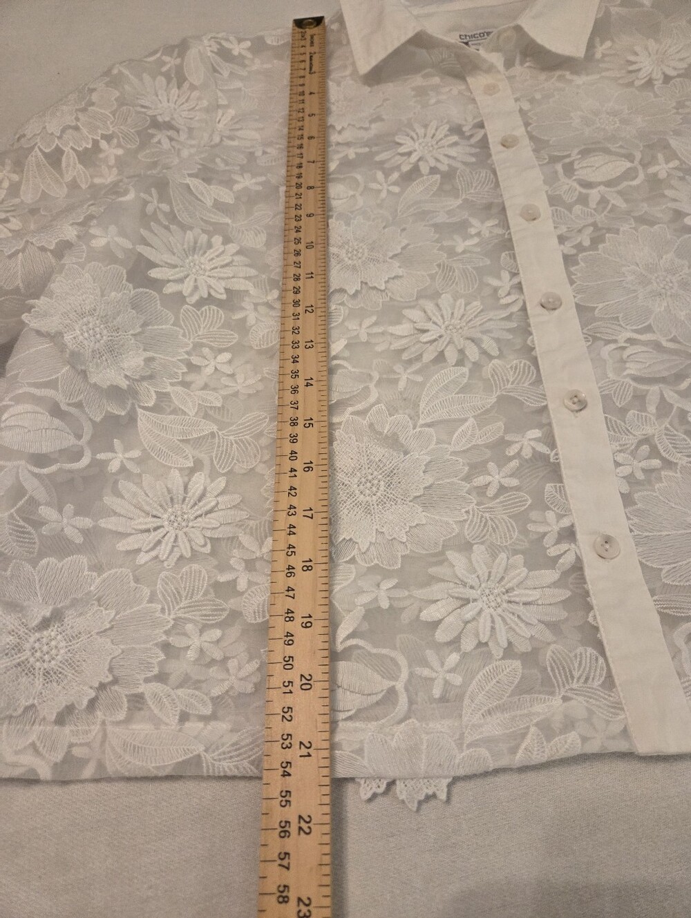 CHICO'S White Lacey 3-D Floral Applique Sheer Button Down Cropped Blouse Size XL - Picture 9 of 13